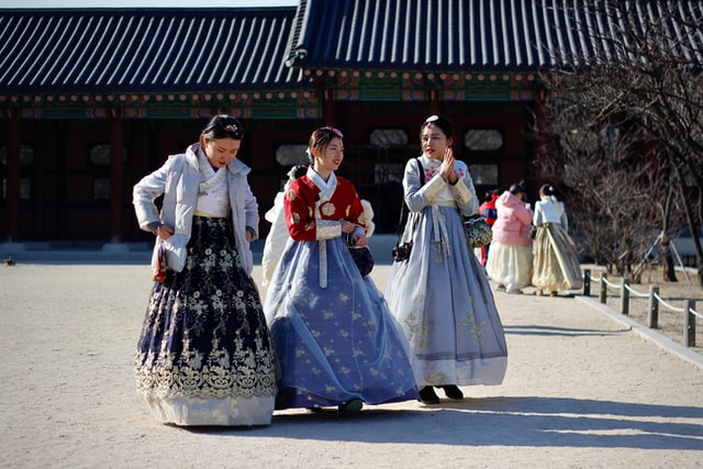 Korean women wearing traditional clothing